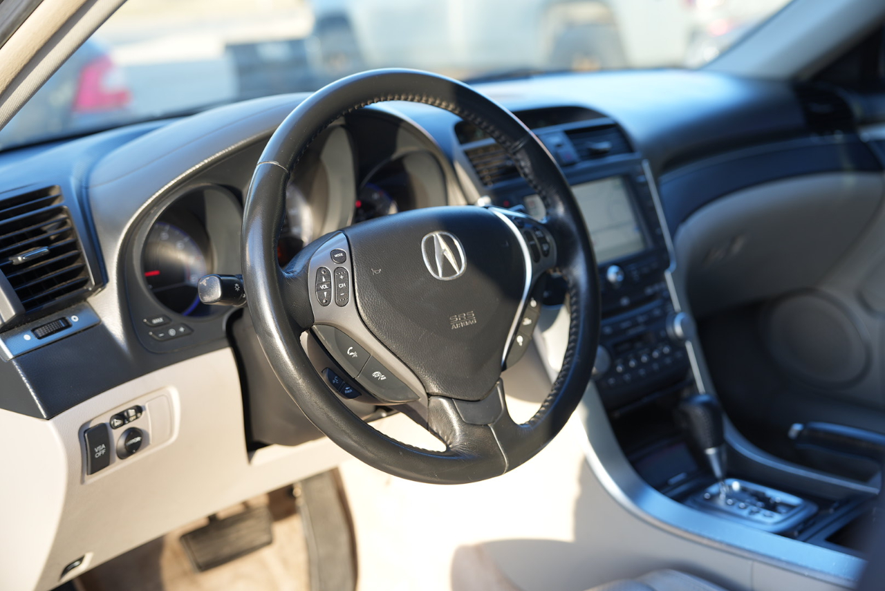 Acura TL 5-Speed AT with Navigation System 2008