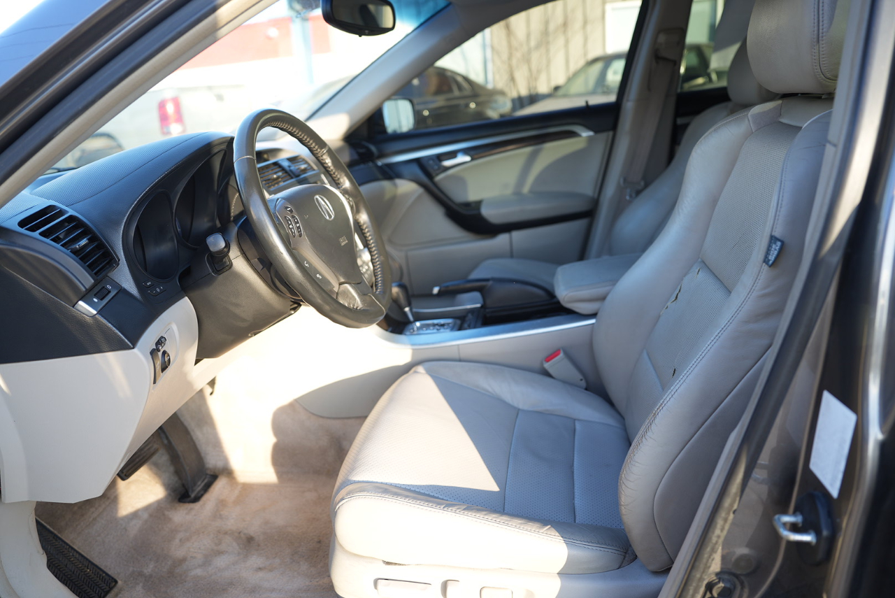 Acura TL 5-Speed AT with Navigation System 2008