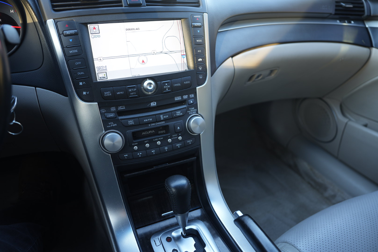 Acura TL 5-Speed AT with Navigation System 2008