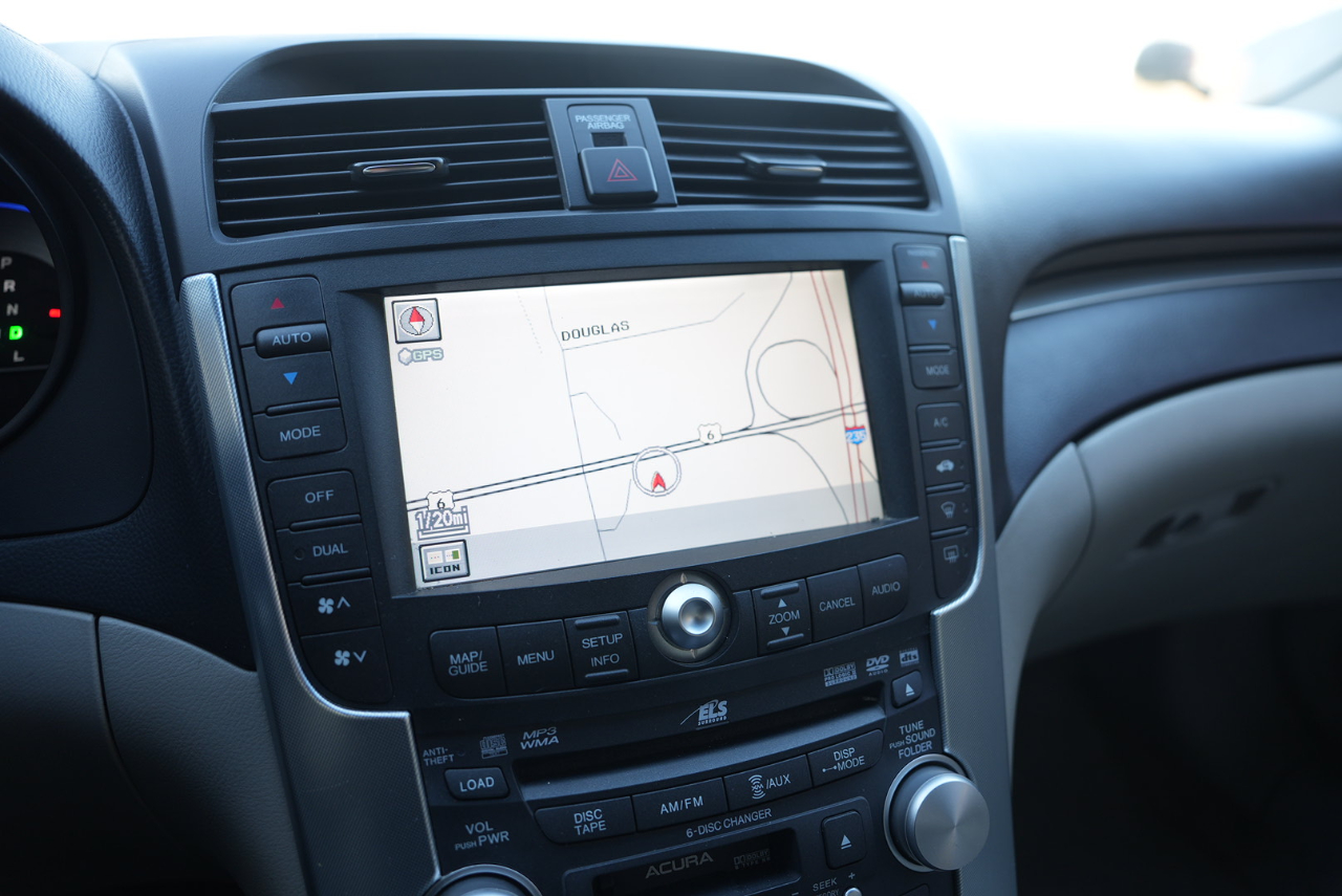 Acura TL 5-Speed AT with Navigation System 2008