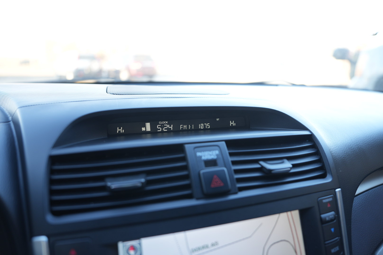 Acura TL 5-Speed AT with Navigation System 2008