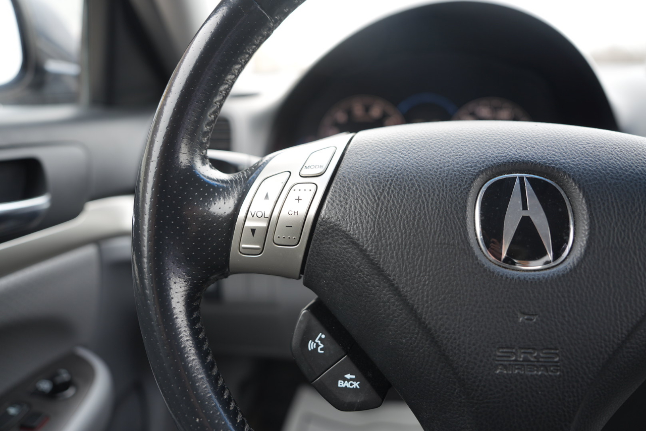 Acura TSX 5-speed AT with Navigation System 2004