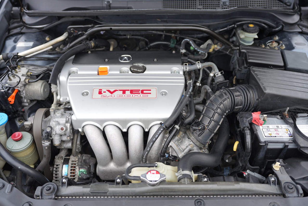 Acura TSX 5-speed AT with Navigation System 2004