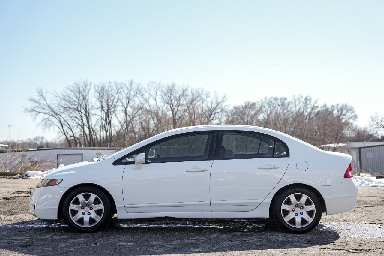 Honda Civic LX Sedan 5-Speed AT 2009