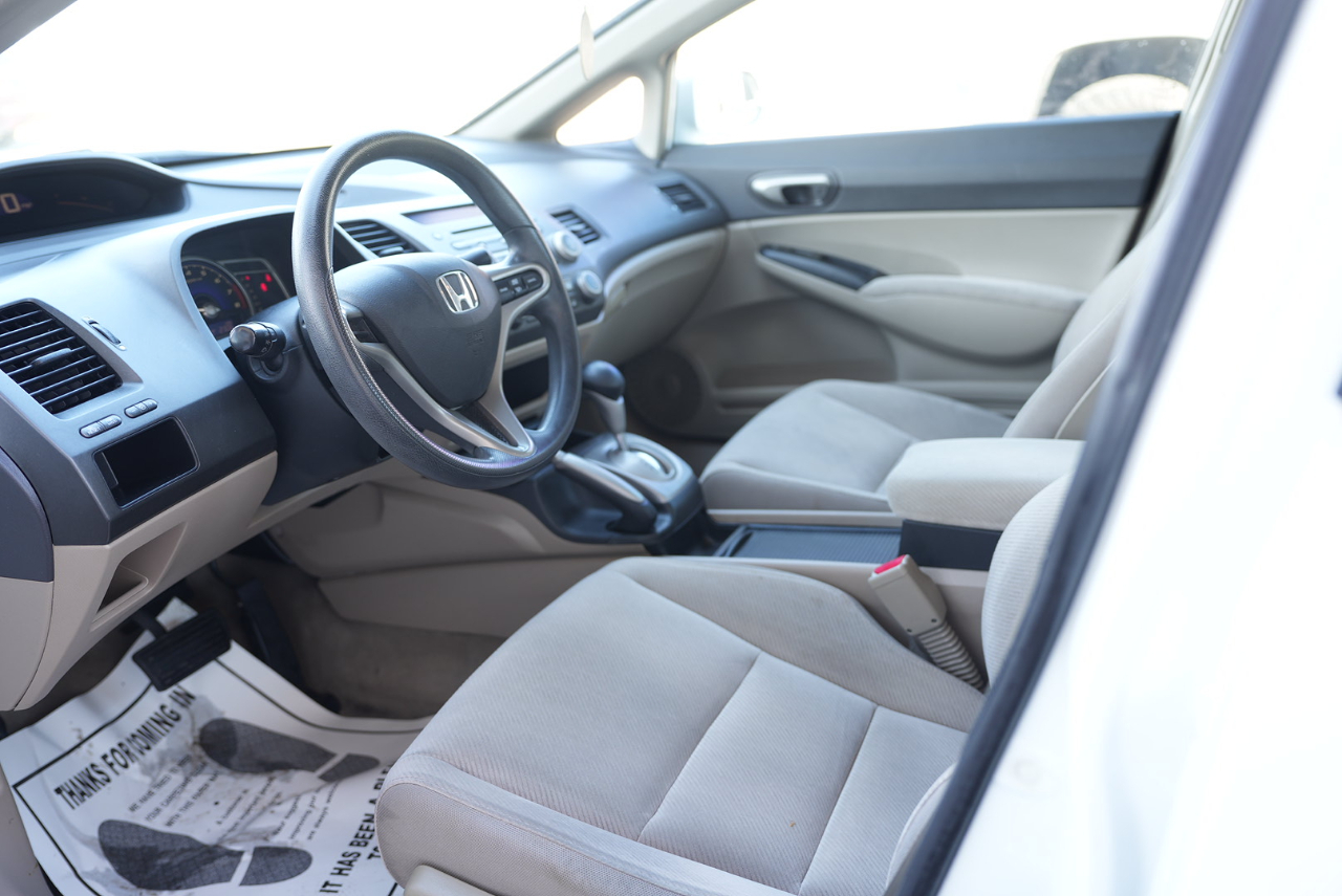 Honda Civic LX Sedan 5-Speed AT 2009