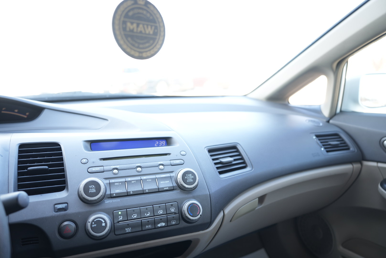 Honda Civic LX Sedan 5-Speed AT 2009