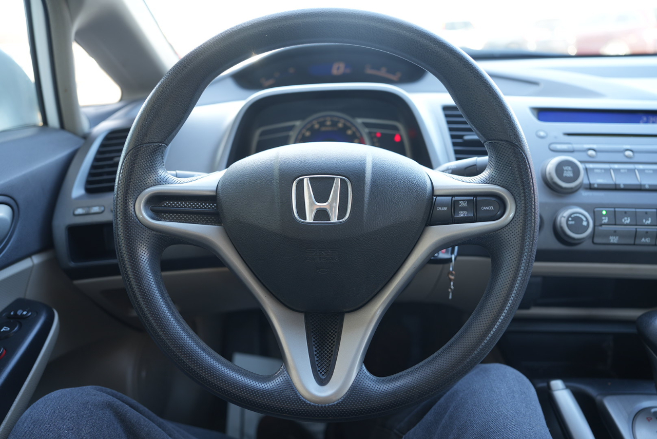 Honda Civic LX Sedan 5-Speed AT 2009