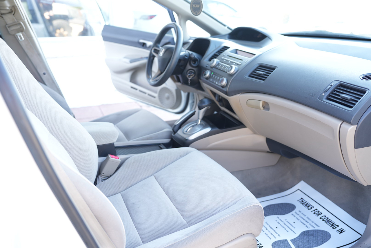 Honda Civic LX Sedan 5-Speed AT 2009