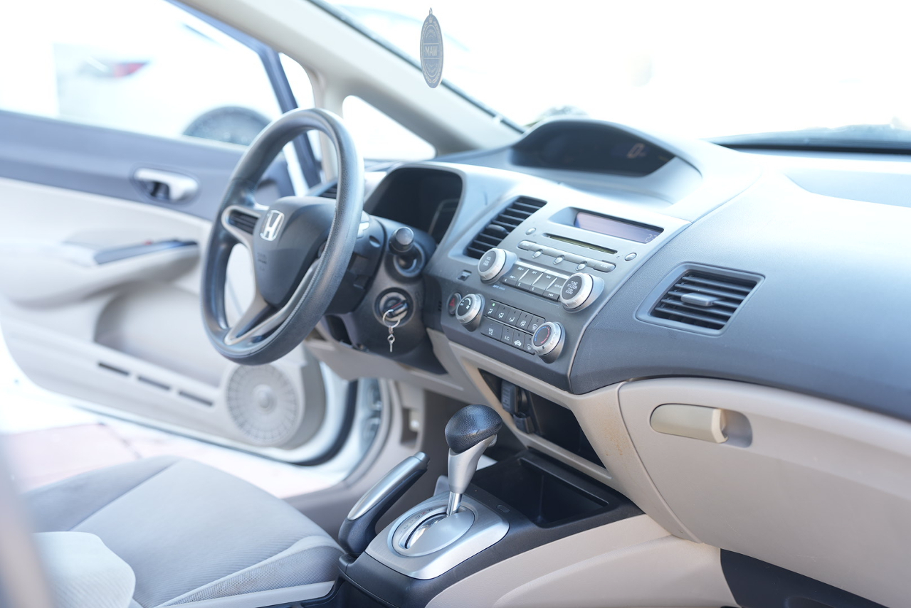 Honda Civic LX Sedan 5-Speed AT 2009