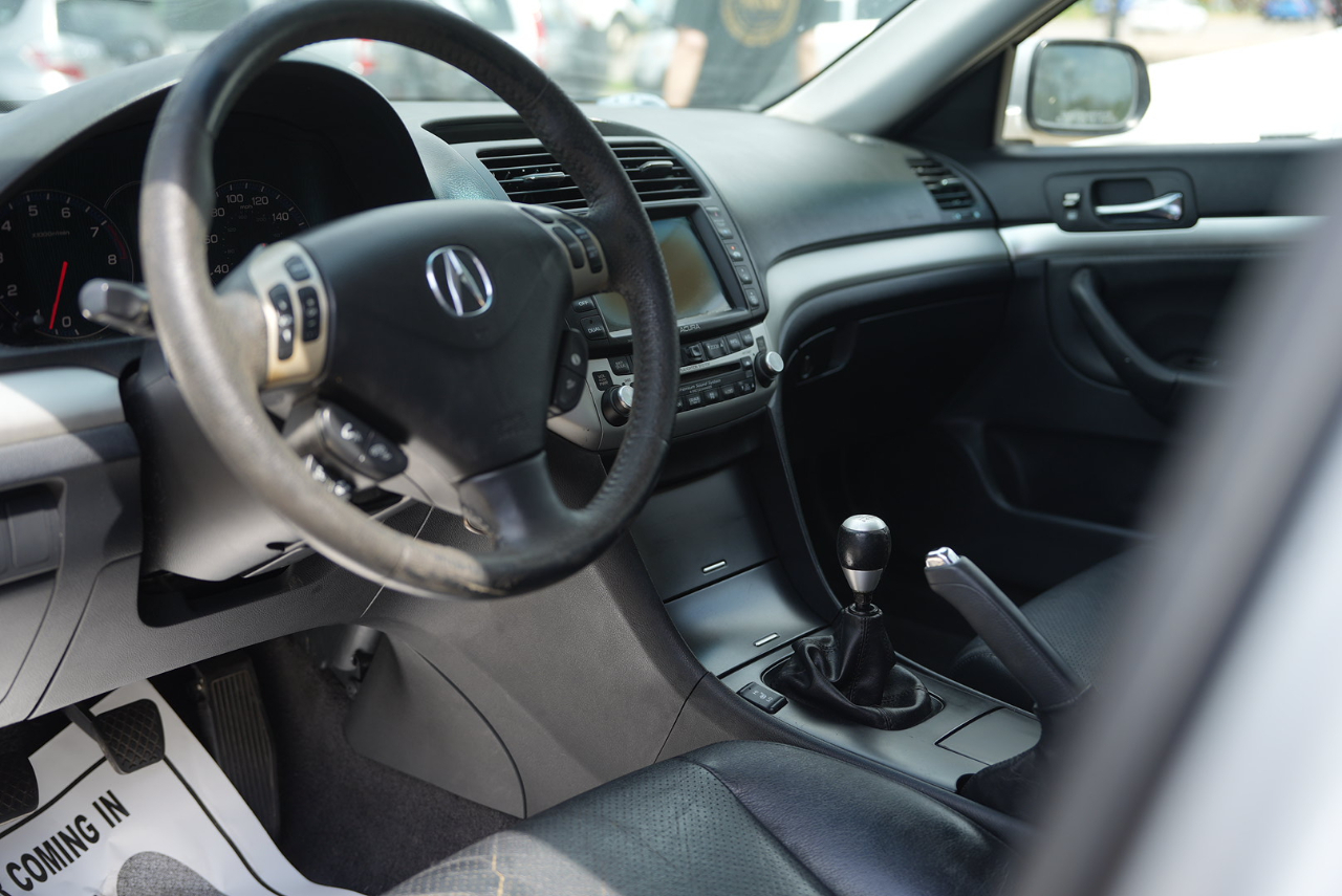 Acura TSX 6-Speed MT with Navigation 2007