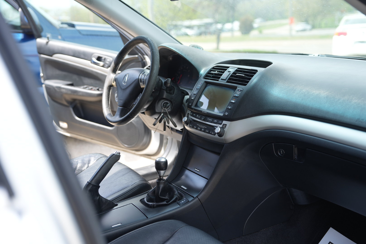 Acura TSX 6-Speed MT with Navigation 2007