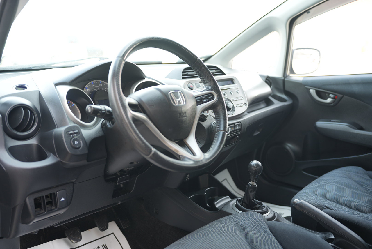 Honda Fit Sport 5-Speed MT 2009