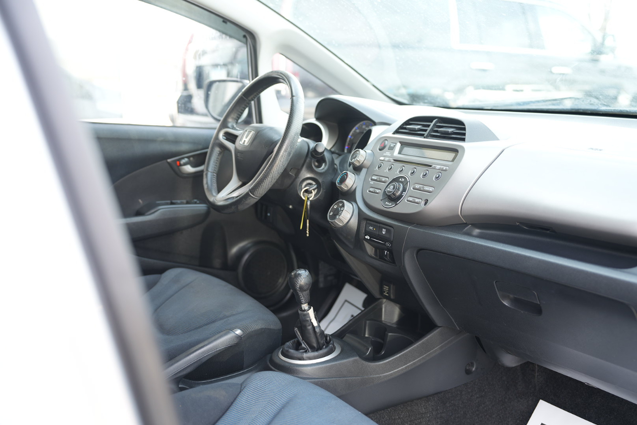 Honda Fit Sport 5-Speed MT 2009