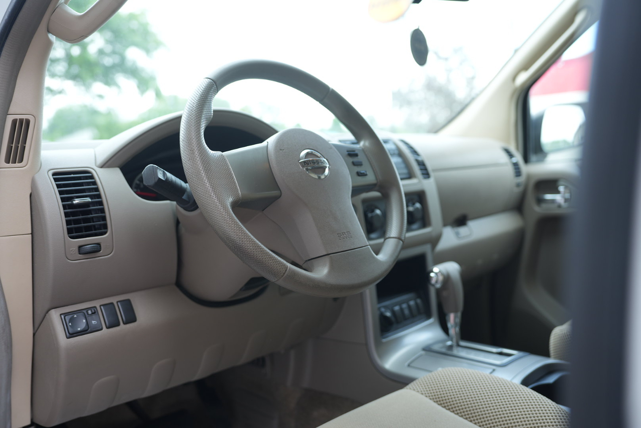 Nissan Pathfinder LE 4WD 2010