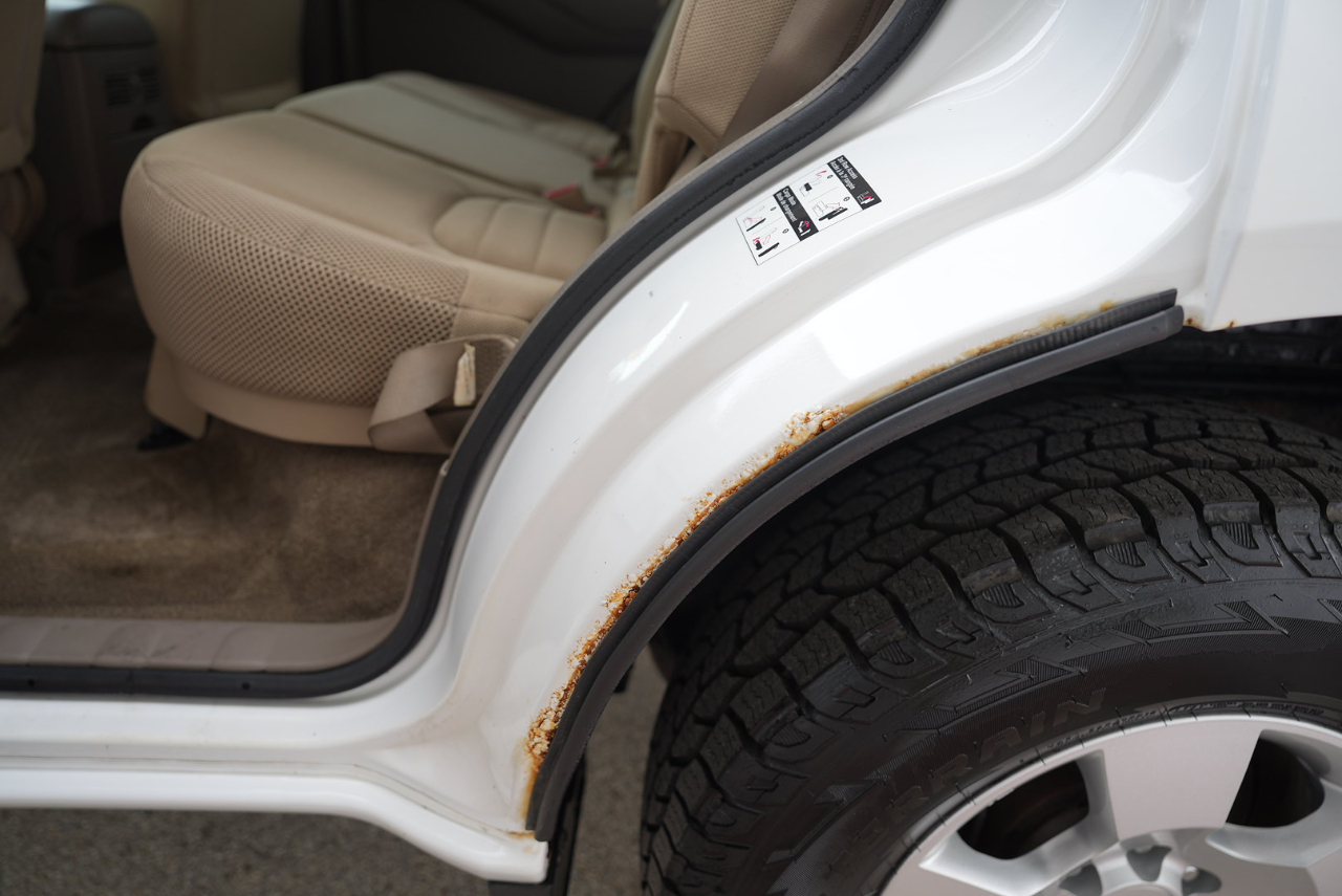 Nissan Pathfinder LE 4WD 2010