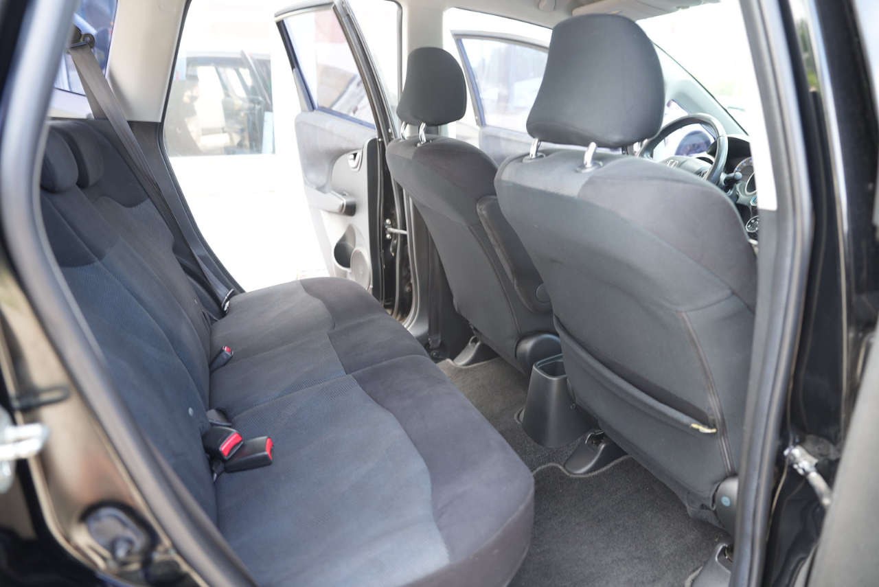 Honda Fit Sport 5-Speed MT 2009