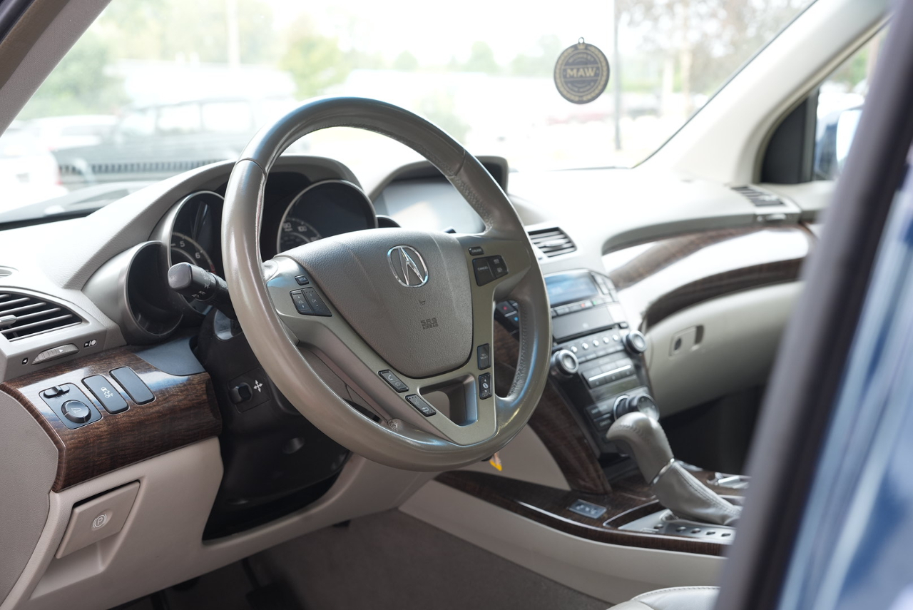 Acura MDX 6-Spd AT w/Tech Package 2012