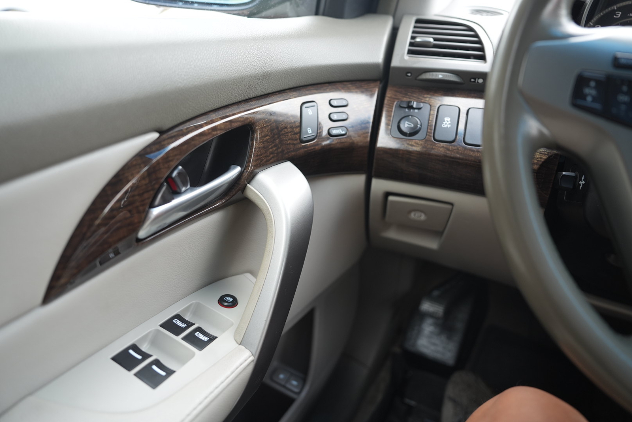 Acura MDX 6-Spd AT w/Tech Package 2012