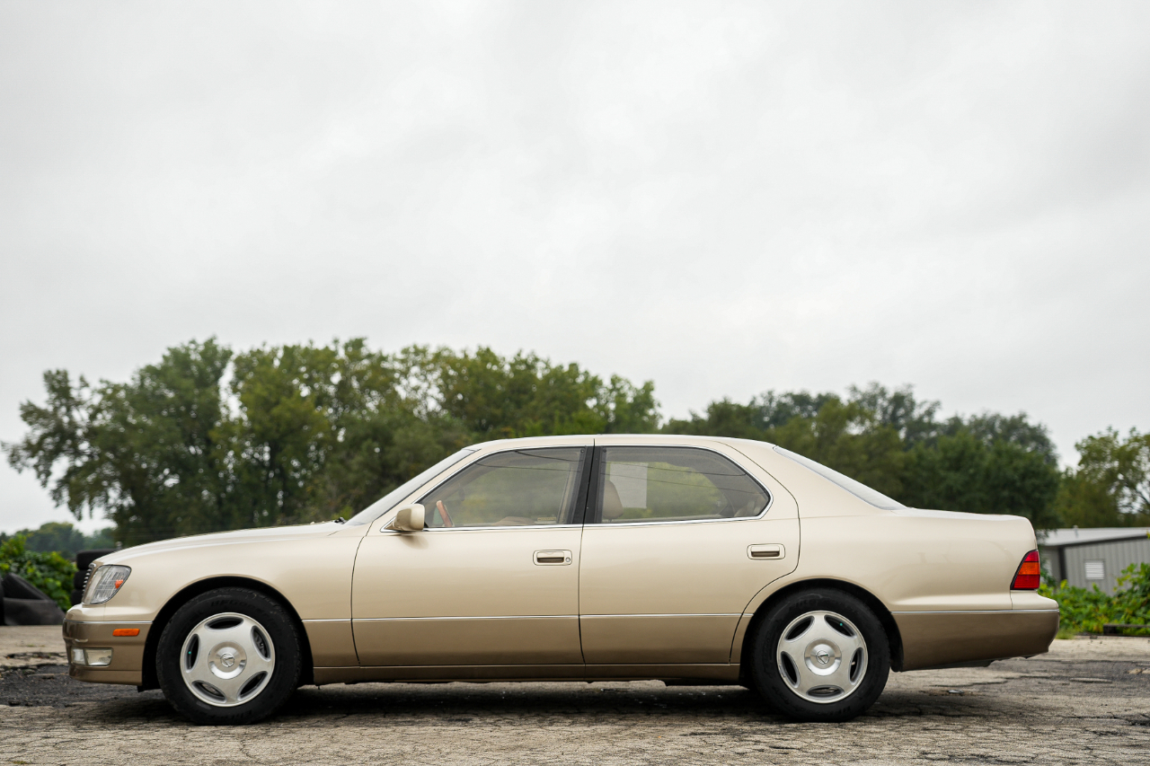Lexus LS 400 Base 2000