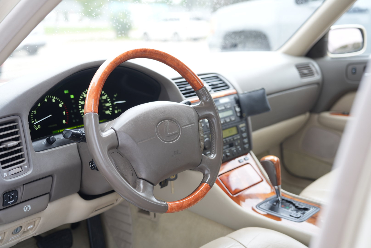 Lexus LS 400 Base 2000