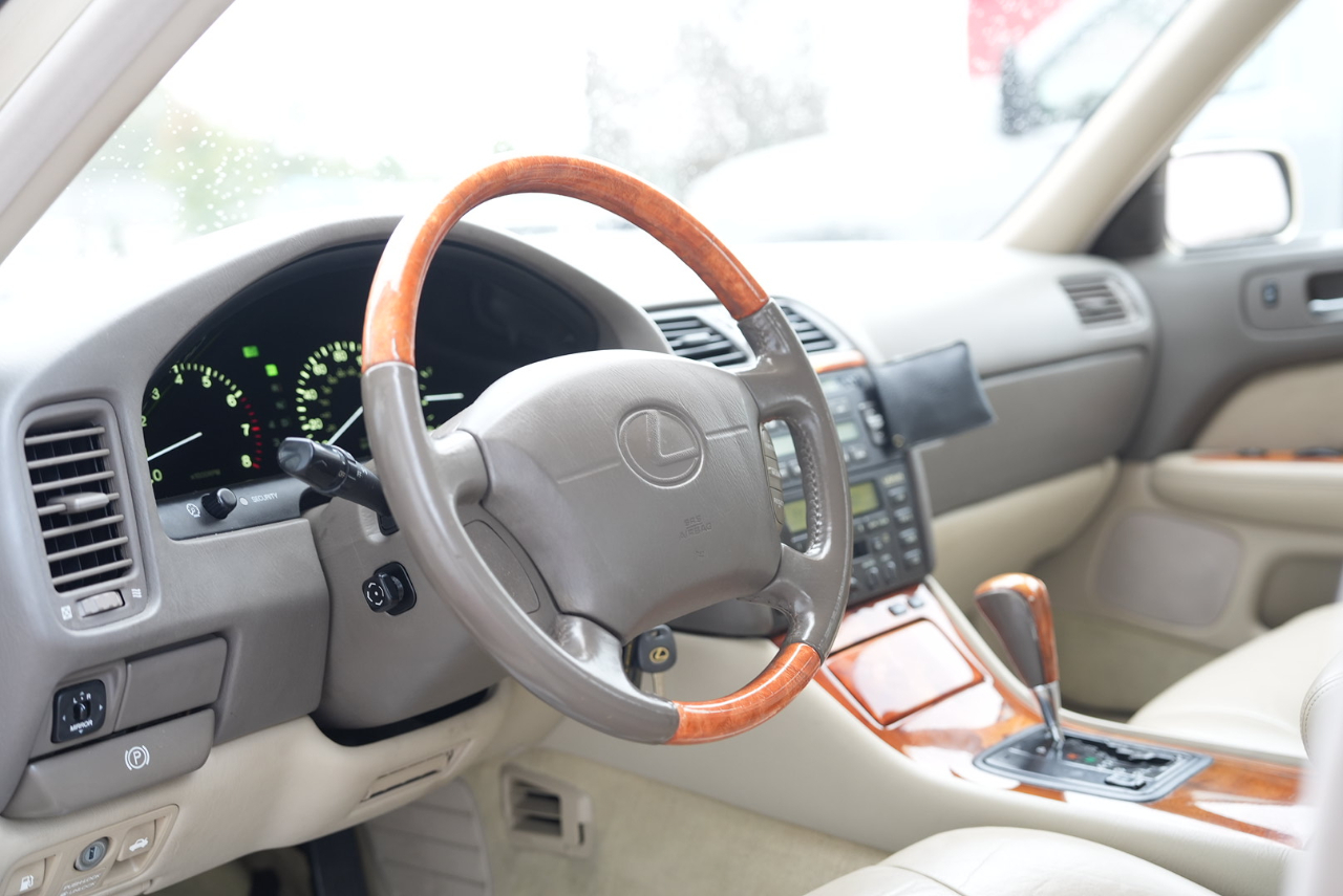 Lexus LS 400 Base 2000