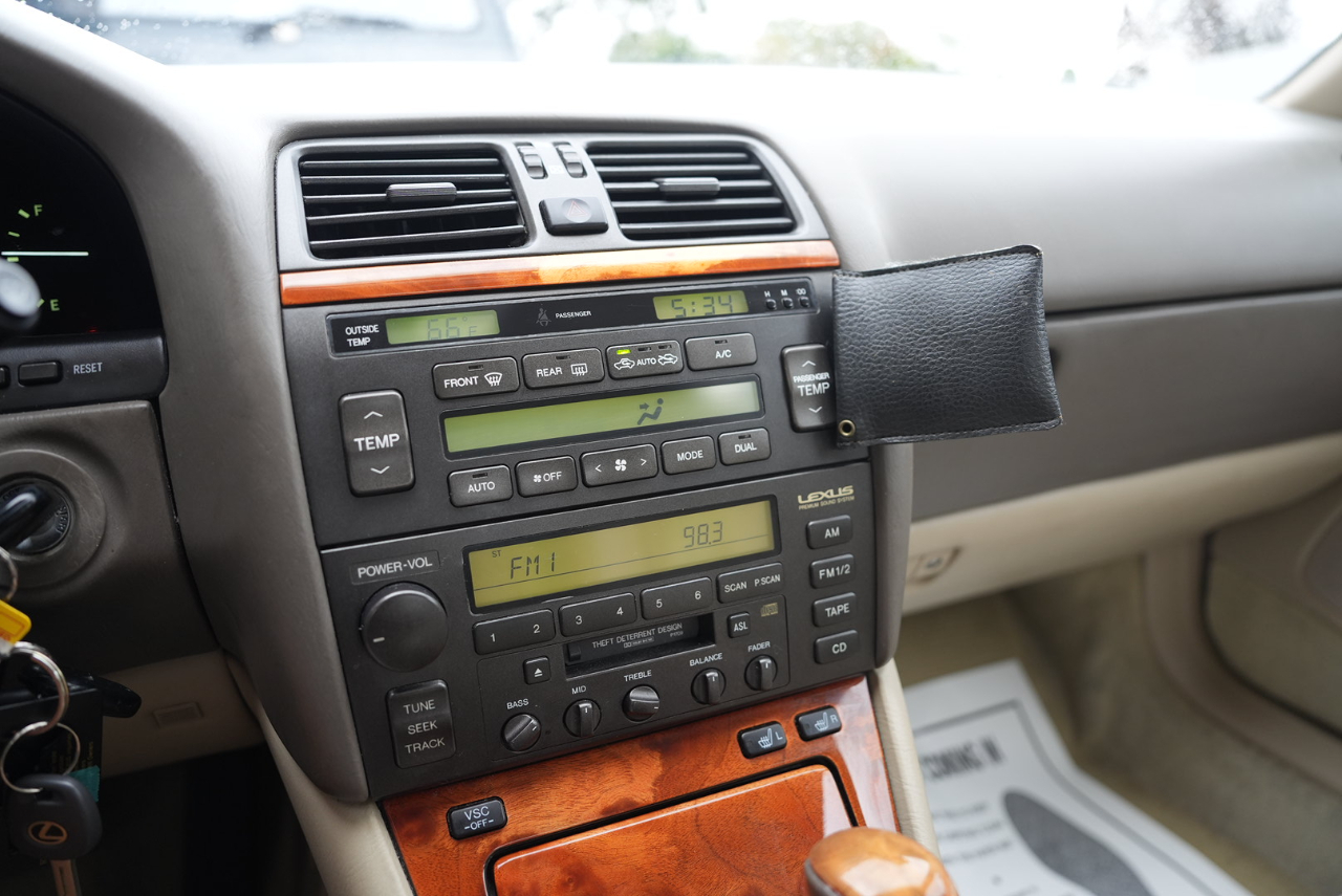 Lexus LS 400 Base 2000