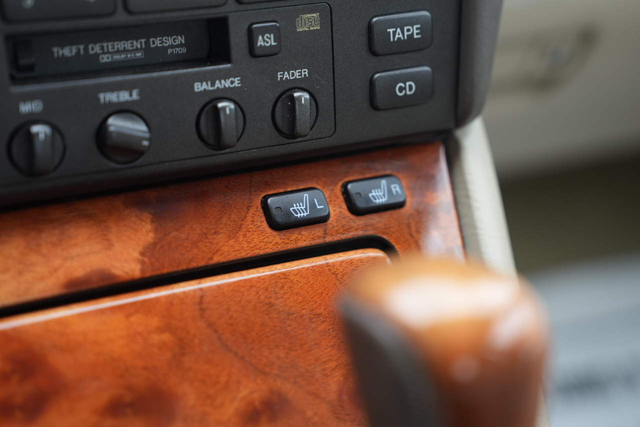 Lexus LS 400 Base 2000