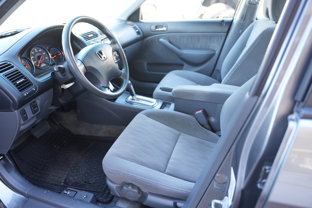 Honda Civic LX Sedan AT 2005