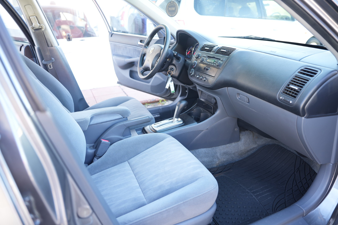 Honda Civic LX Sedan AT 2005
