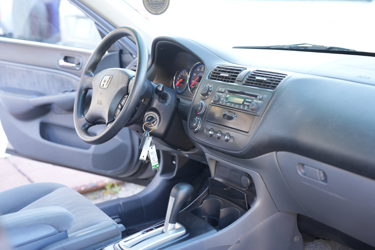 Honda Civic LX Sedan AT 2005