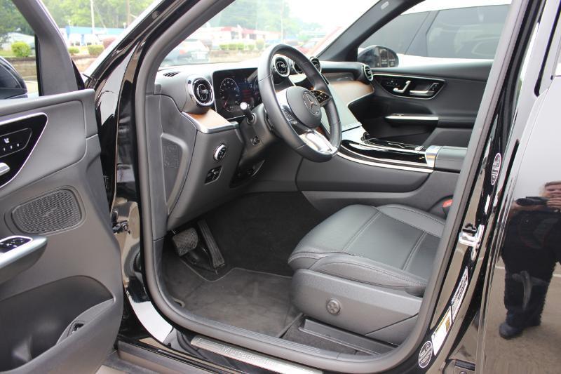 Mercedes-Benz GLC-Class GLC300 2025