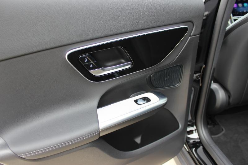 Mercedes-Benz GLC-Class GLC300 2025