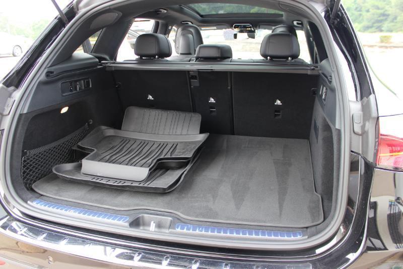 Mercedes-Benz GLC-Class GLC300 2025
