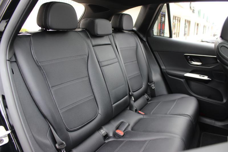 Mercedes-Benz GLC-Class GLC300 2025