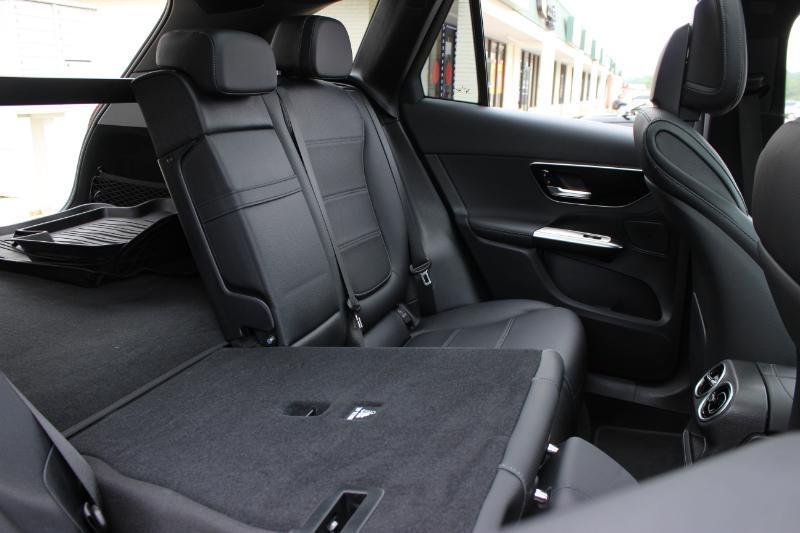 Mercedes-Benz GLC-Class GLC300 2025