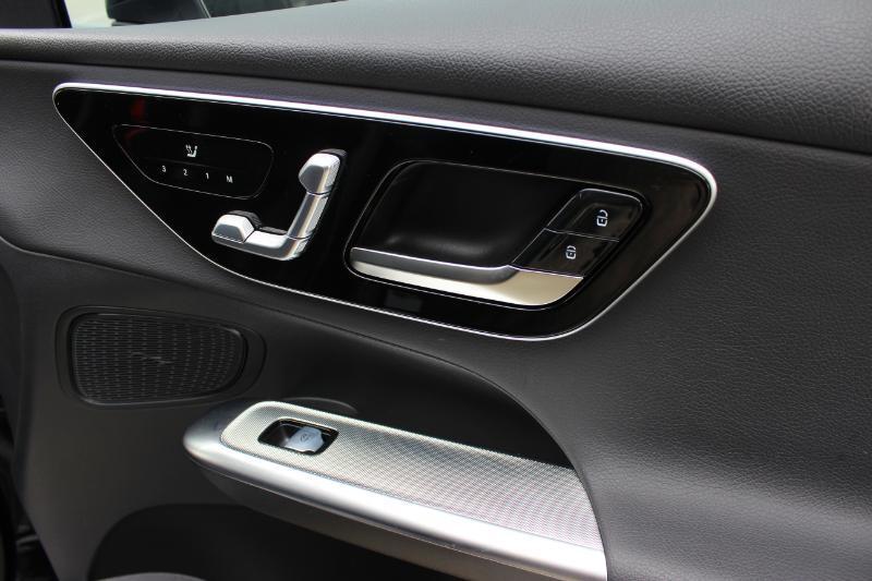 Mercedes-Benz GLC-Class GLC300 2025