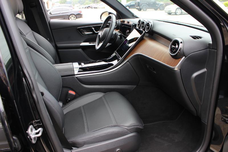 Mercedes-Benz GLC-Class GLC300 2025