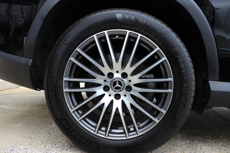 Mercedes-Benz GLC-Class GLC300 2025