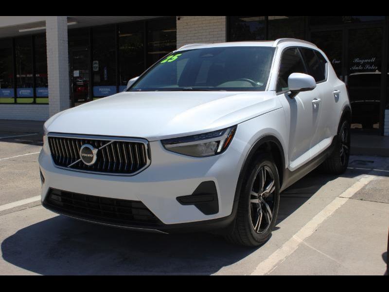2025 Volvo XC40 B5 AWD Core Bright Theme
