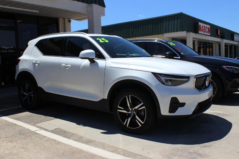 2025 Volvo XC40 Core - Photo 7