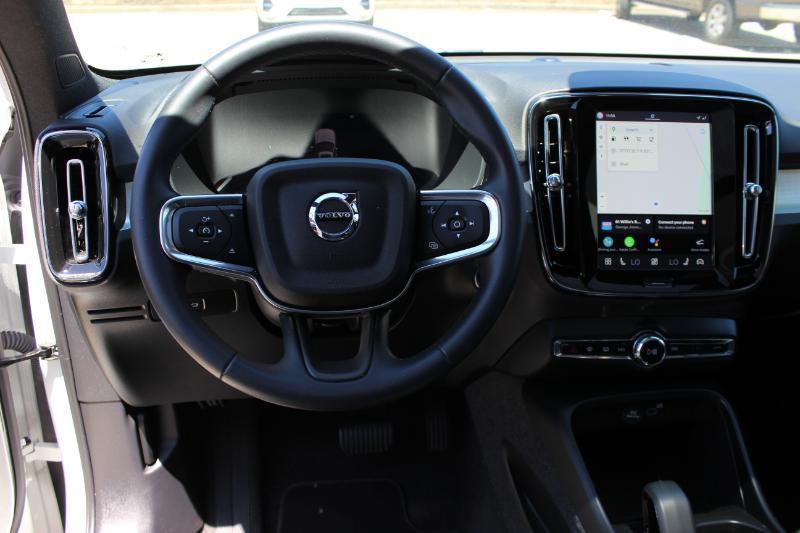 2025 Volvo XC40 Core - Photo 14
