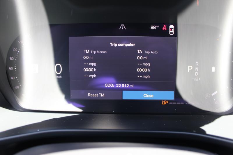 2025 Volvo XC40 Core - Photo 15