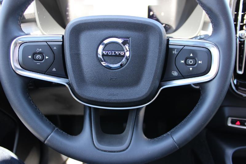 2025 Volvo XC40 Core - Photo 17