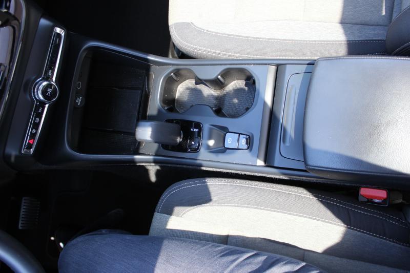 2025 Volvo XC40 Core - Photo 22