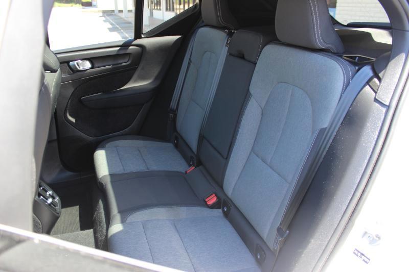 2025 Volvo XC40 Core - Photo 26