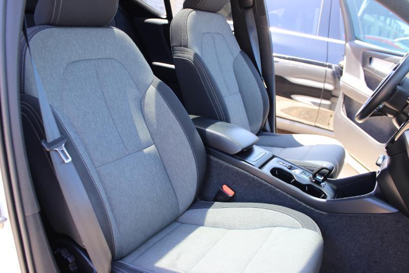 2025 Volvo XC40 Core - Photo 35