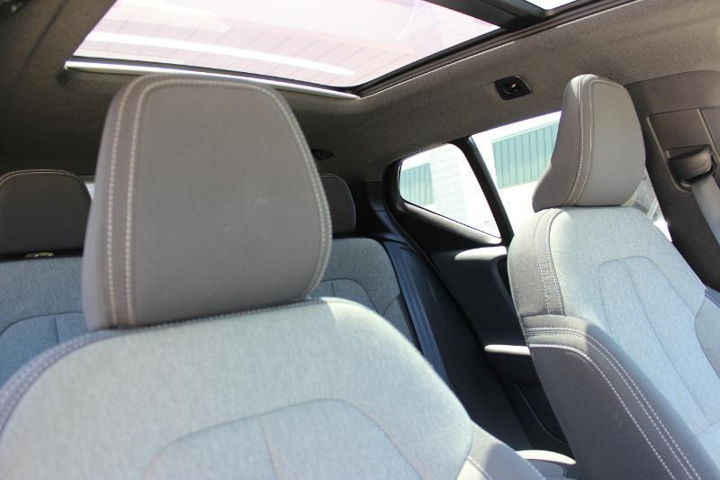 2025 Volvo XC40 Core - Photo 36