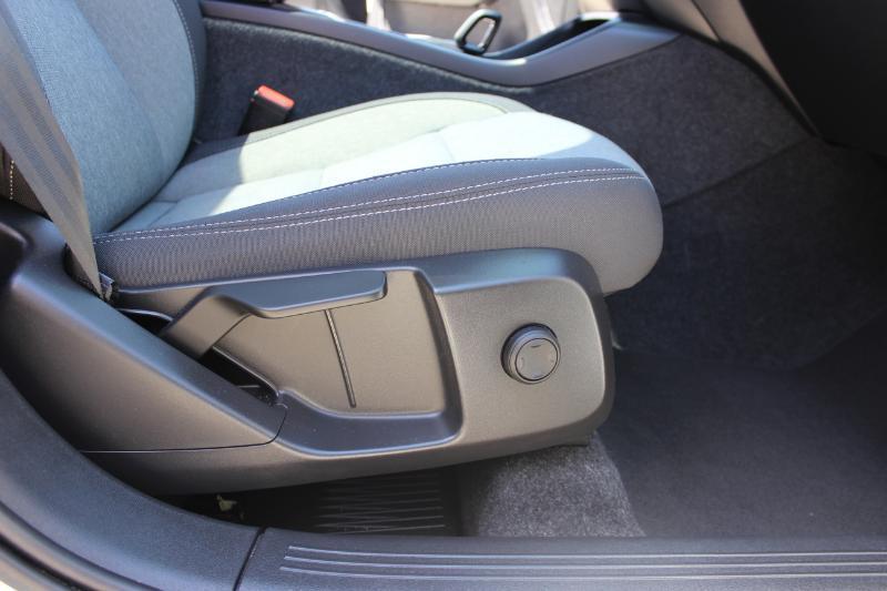 2025 Volvo XC40 Core - Photo 37