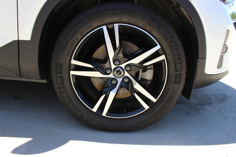 2025 Volvo XC40 Core - Photo 38