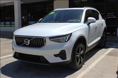 2025 Volvo XC40 